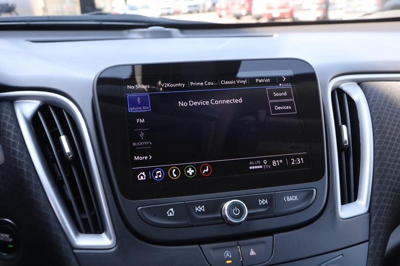 Chevrolet Malibu Vehicle Image 16