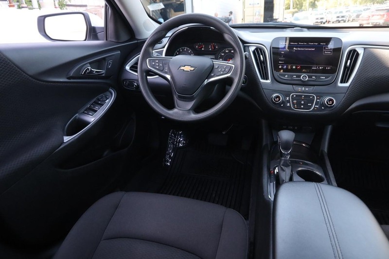 Chevrolet Malibu Vehicle Image 21