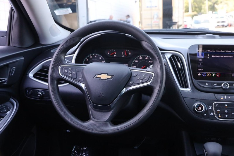 Chevrolet Malibu Vehicle Image 22