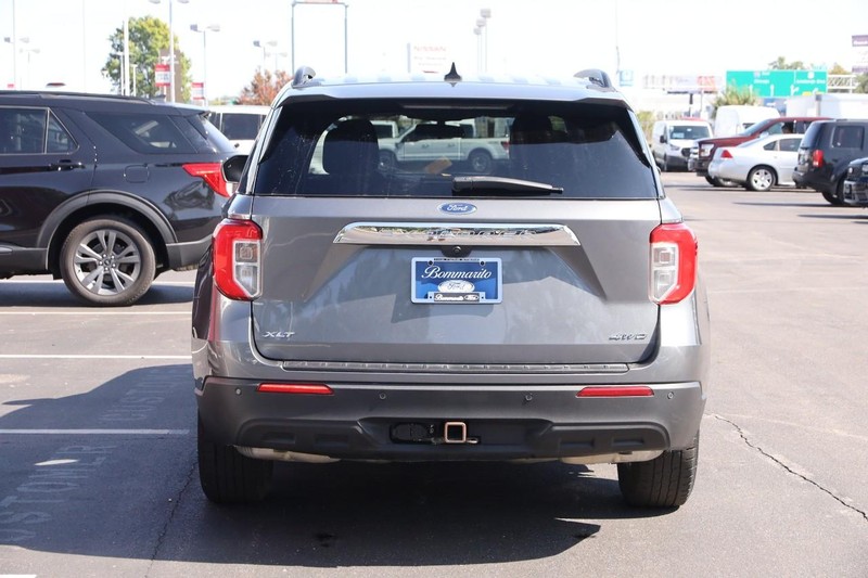 Ford Explorer Vehicle Image 07