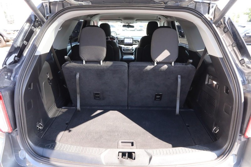 Ford Explorer Vehicle Image 09