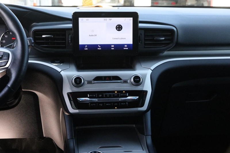 Ford Explorer Vehicle Image 27