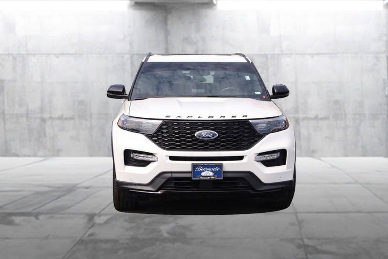 Ford Explorer Vehicle Image 04