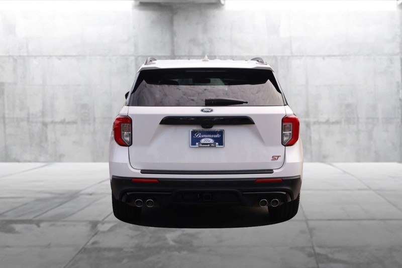 Ford Explorer Vehicle Image 06