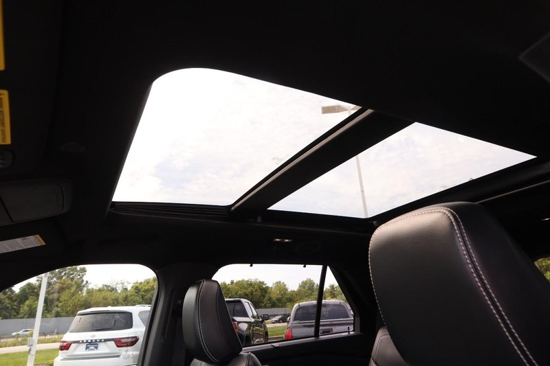 Ford Explorer Vehicle Image 09