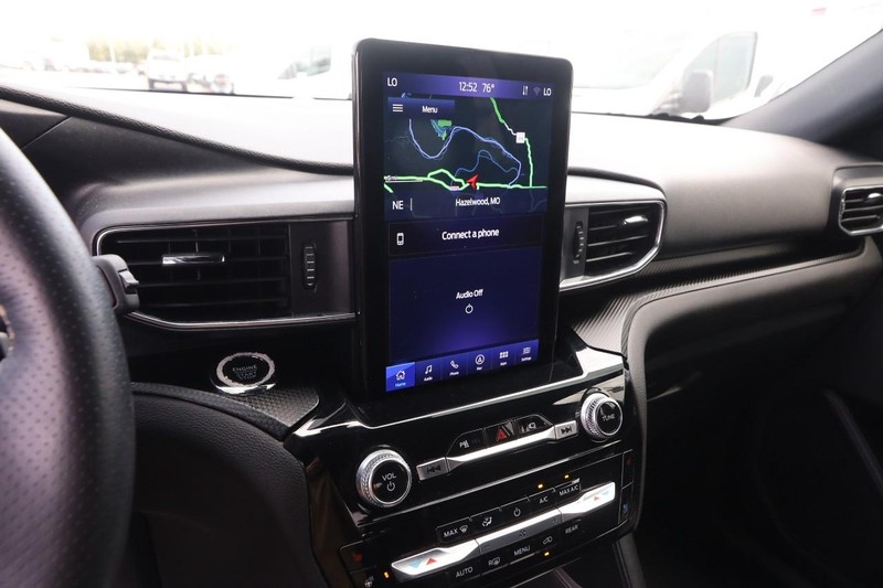 Ford Explorer Vehicle Image 18