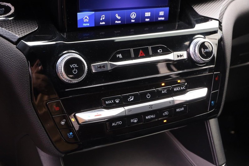 Ford Explorer Vehicle Image 20