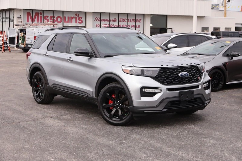 Ford Explorer Vehicle Image 02