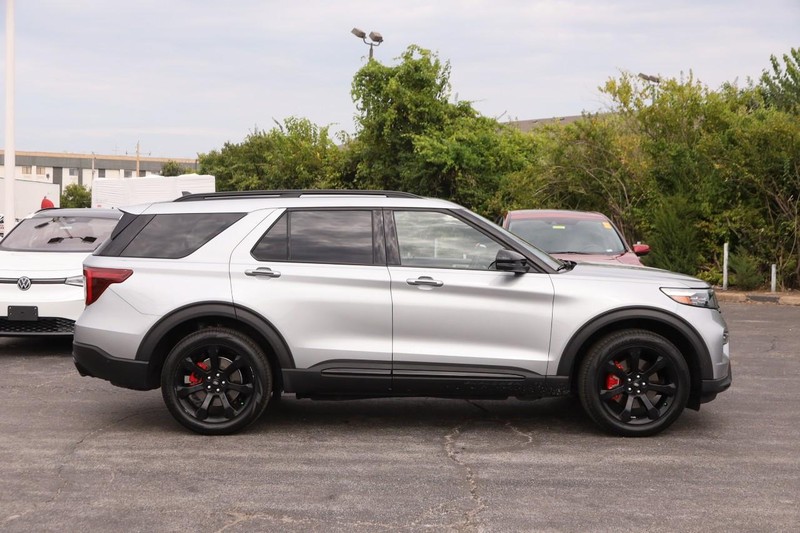 Ford Explorer Vehicle Image 05