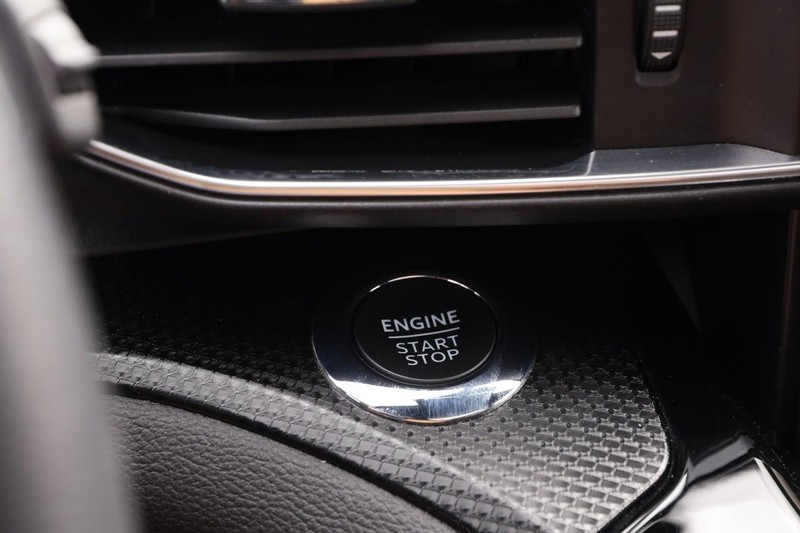 Ford Explorer Vehicle Image 17