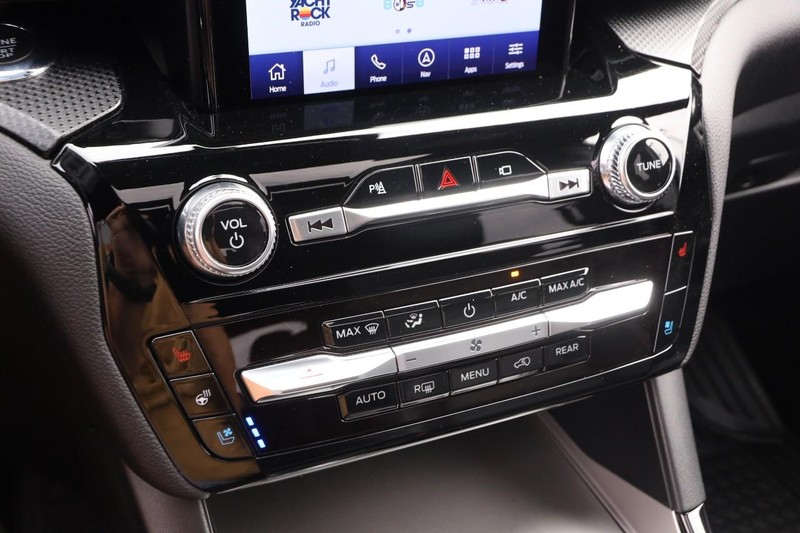Ford Explorer Vehicle Image 20