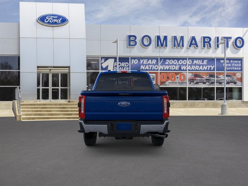 Ford Super Duty F-250 SRW Vehicle Full-screen Gallery Image 5