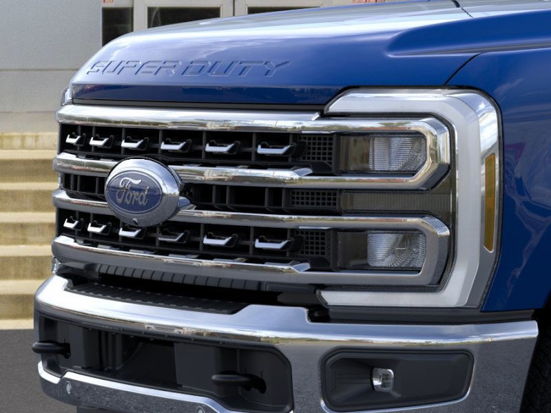 Ford Super Duty F-250 SRW Vehicle Full-screen Gallery Image 17