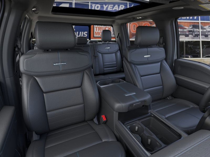 Ford Super Duty F-250 SRW Vehicle Image 10