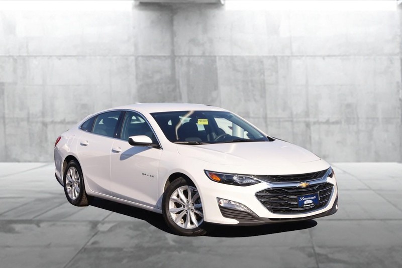 Chevrolet Malibu Vehicle Image 02