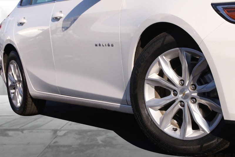 Chevrolet Malibu Vehicle Image 03