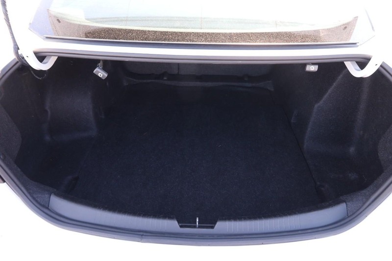 Chevrolet Malibu Vehicle Image 07