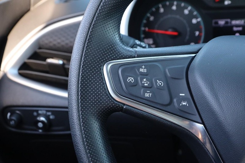 Chevrolet Malibu Vehicle Image 11