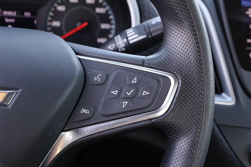 Chevrolet Malibu Vehicle Image 12