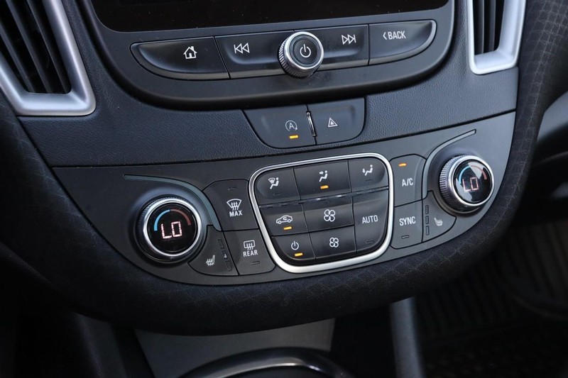 Chevrolet Malibu Vehicle Image 17