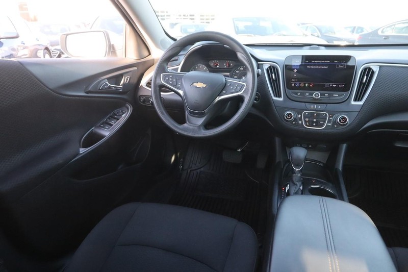 Chevrolet Malibu Vehicle Image 20