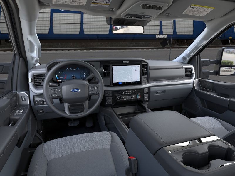 Ford Super Duty F-350 SRW Vehicle Image 09