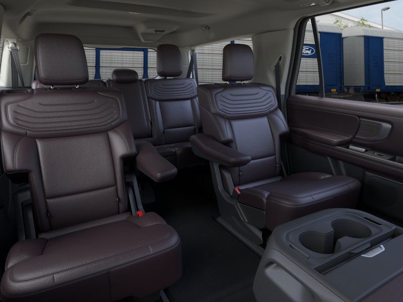 Ford Expedition Max Vehicle Image 11