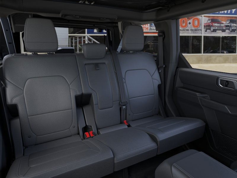 Ford Bronco Vehicle Full-screen Gallery Image 11