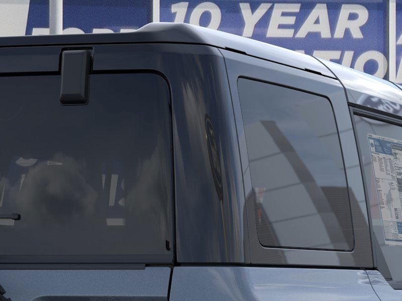 Ford Bronco Vehicle Full-screen Gallery Image 25