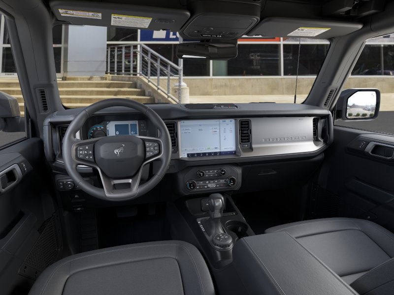 Ford Bronco Vehicle Full-screen Gallery Image 9