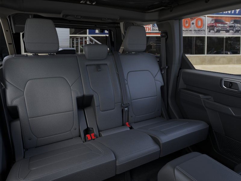 Ford Bronco Vehicle Full-screen Gallery Image 11