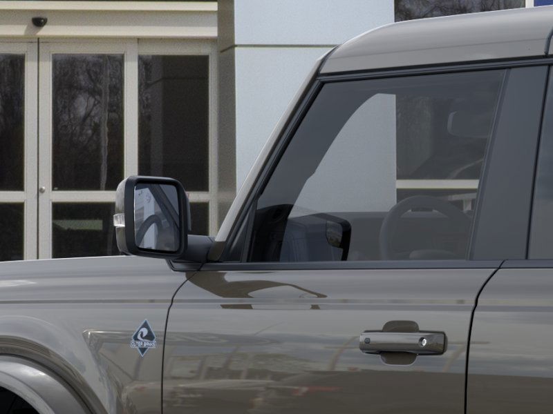 Ford Bronco Vehicle Full-screen Gallery Image 22