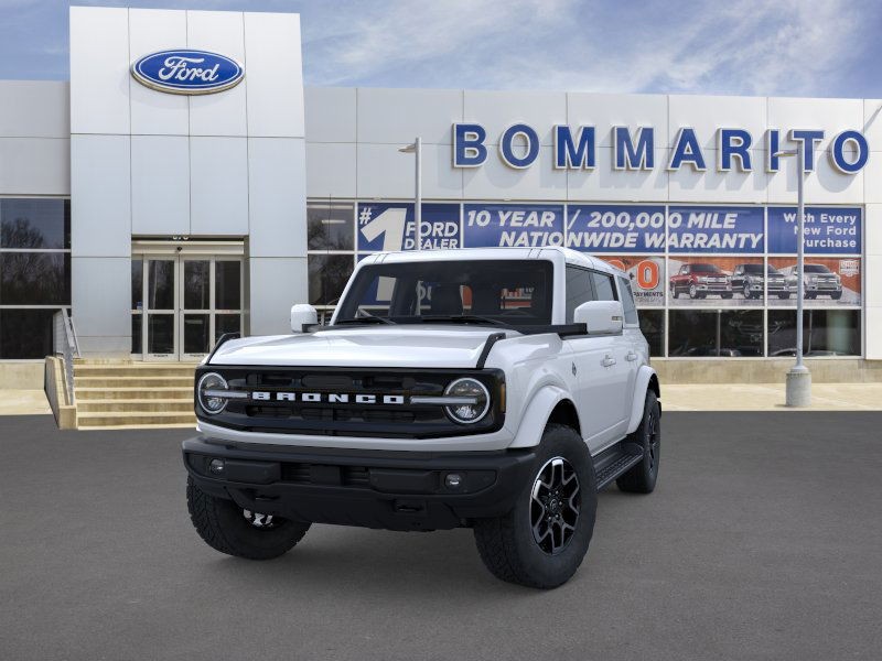 Ford Bronco Vehicle Full-screen Gallery Image 2