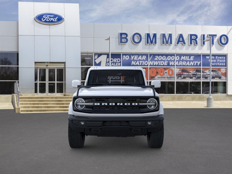 Ford Bronco Vehicle Full-screen Gallery Image 6