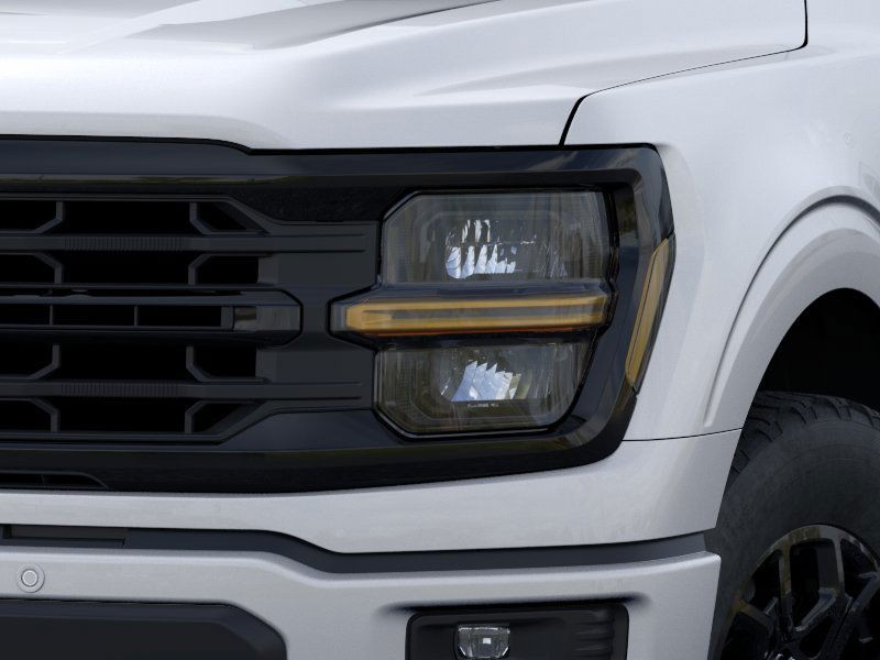 Ford F-150 Vehicle Full-screen Gallery Image 18