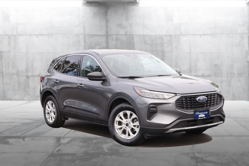 Ford Escape Vehicle Image 02