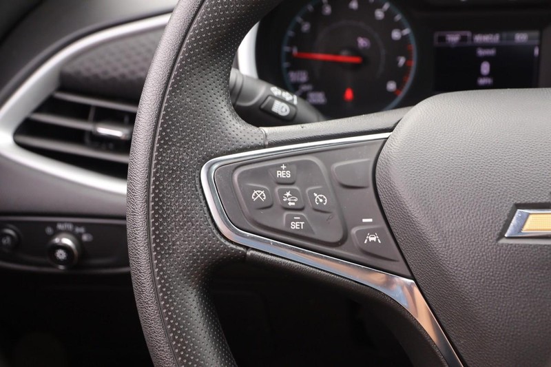 Chevrolet Malibu Vehicle Image 12