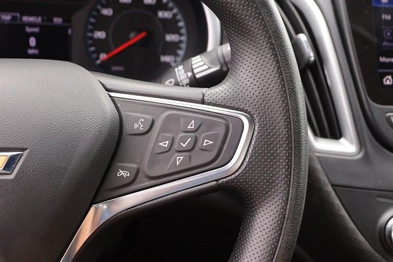Chevrolet Malibu Vehicle Image 13