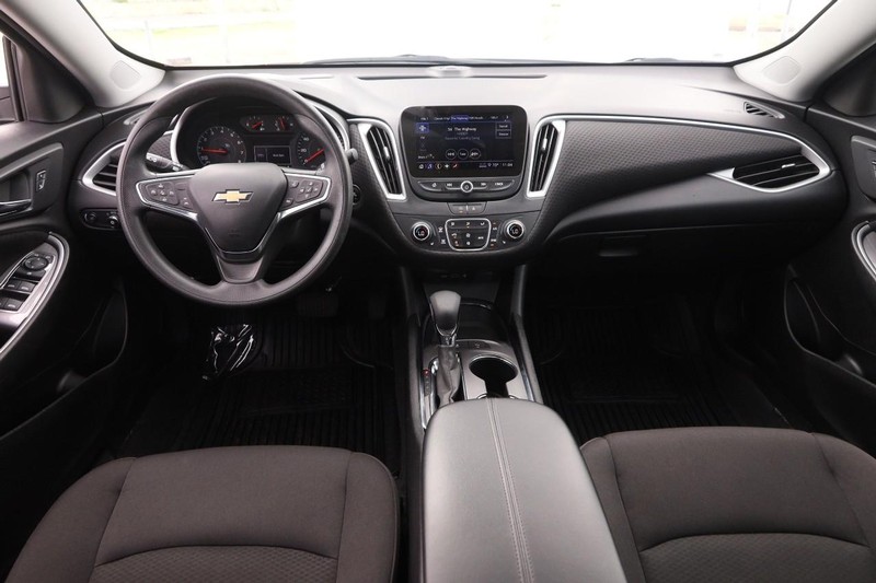 Chevrolet Malibu Vehicle Image 20