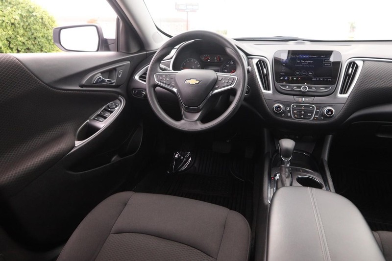 Chevrolet Malibu Vehicle Image 21