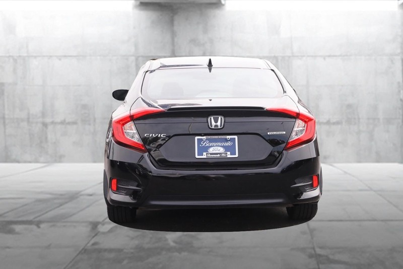 Honda Civic Sedan Vehicle Image 06