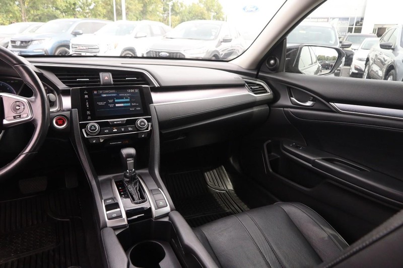 Honda Civic Sedan Vehicle Image 24