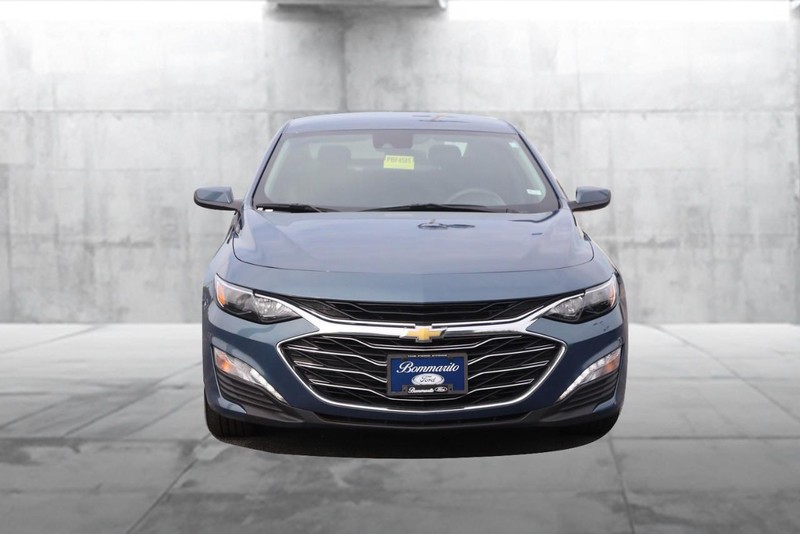 Chevrolet Malibu Vehicle Image 04