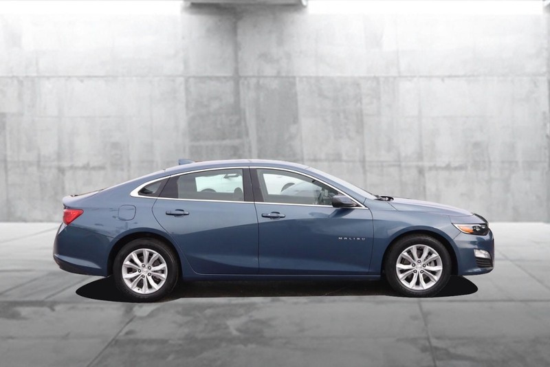 Chevrolet Malibu Vehicle Image 05