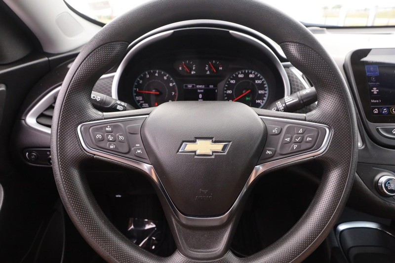 Chevrolet Malibu Vehicle Image 10
