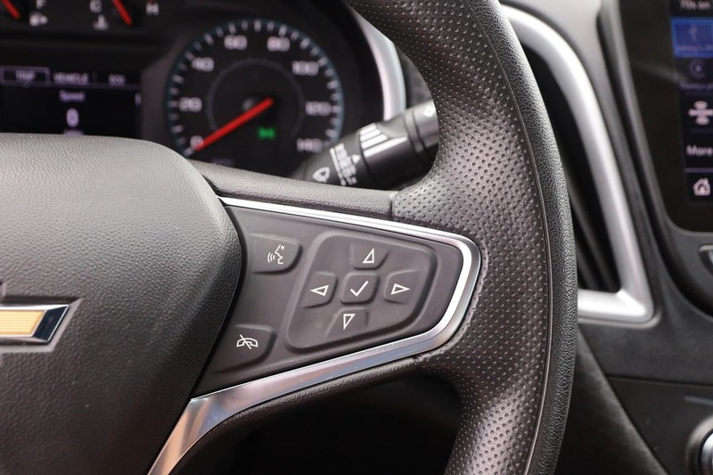 Chevrolet Malibu Vehicle Image 12