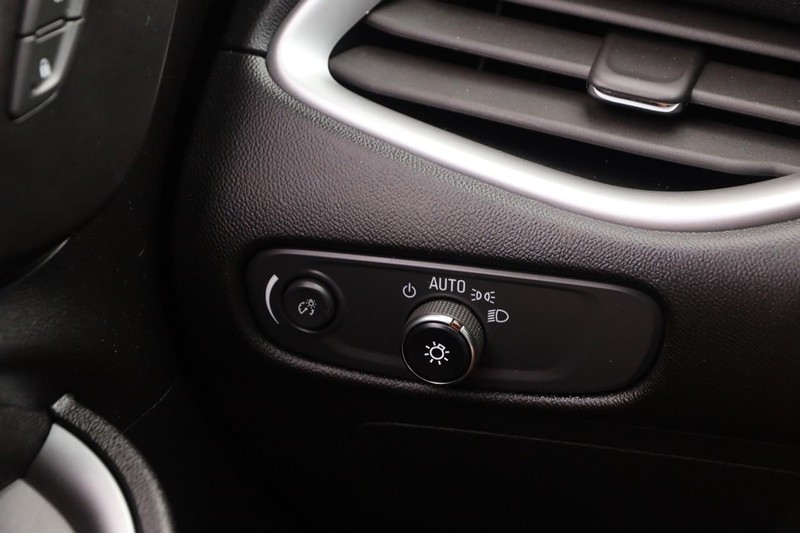 Chevrolet Malibu Vehicle Image 18