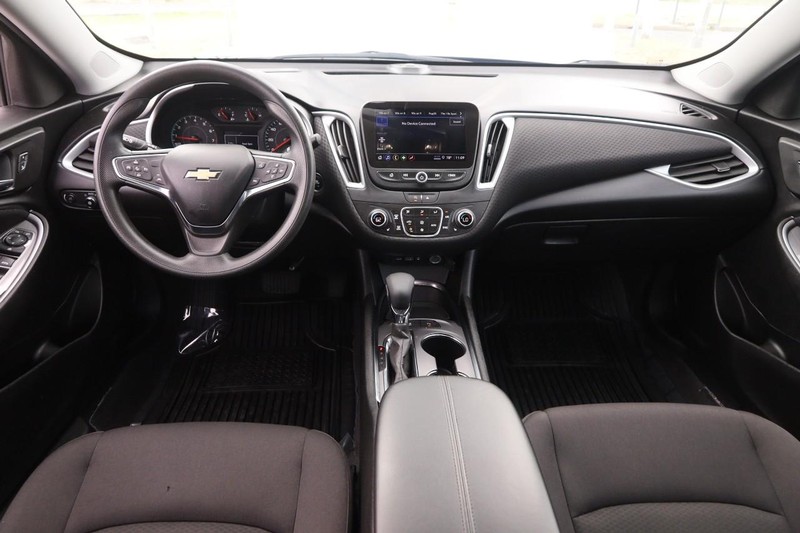 Chevrolet Malibu Vehicle Image 19
