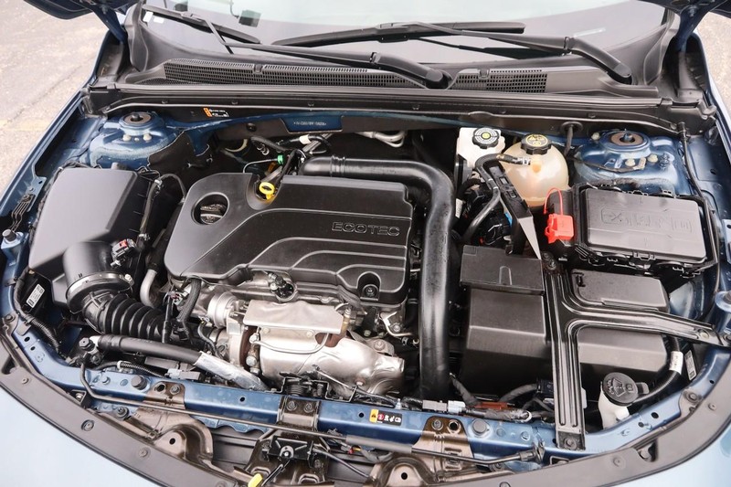 Chevrolet Malibu Vehicle Image 25