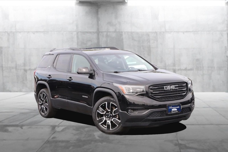 GMC Acadia Vehicle Image 02